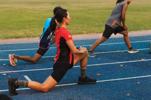 Yogistes vs bodybuilders: qui a les abdominaux les plus forts?